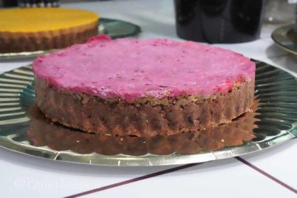 Puolukka-karamelliraakakakku